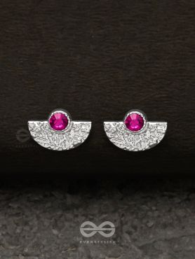 The Rouge Beauty - Textured Silver Stud Earrings