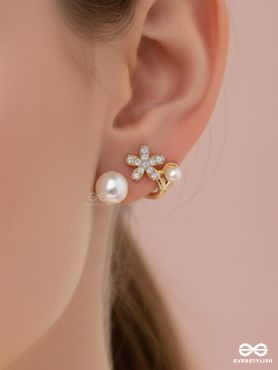 Golden crescent- Pearl studs' golden floral pattern 