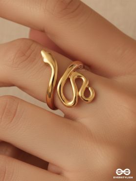 SLITHERY SASS - GOLDEN STAINLESS STEEL ANTI-TARNISH RING