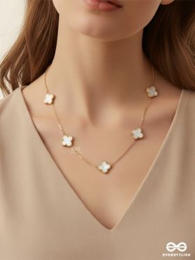 GOLDEN WHITE CLOVER -  STAINLESS STEEL NECKLACE