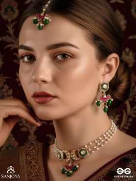 SHASHIRATNA- JEWEL OF THE MOON - HANDMADE KUNDAN SET WITH NECKLACE, EARRINGS AND MAANGTIKA