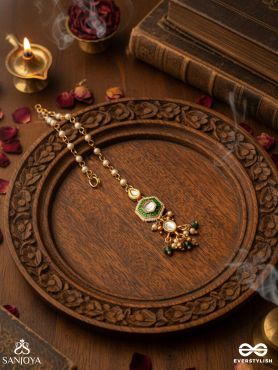 JALNIDHI - OCEAN’S TREASURE - HANDCRAFTED KUNDAN MAANGTIKA WITH GREEN GEMSTONES AND GOLDEN DETAILS