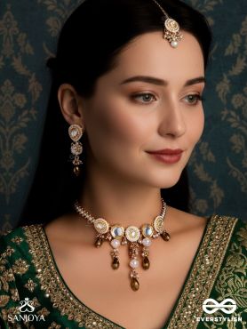 KANAKLEKHA - GOLDEN GLEAM- HANDCRAFTED KUNDAN SET WITH NECKPIECE, EARRINGS AND MAANGTIKA