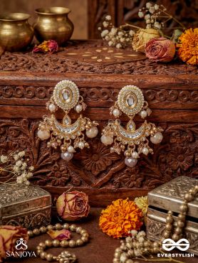 SWARNIKA - GOLDEN GLIMMER - KUNDAN CHANDBALI WITH LUSTROUS PEARL DROPS