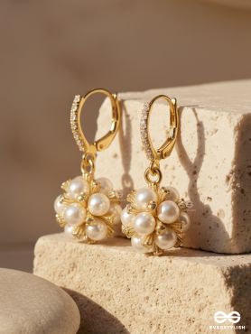 PEARL PUFF – TRENDY CLUSTER  PEARL DROPS STUDS