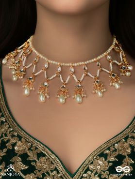 RATNAMANJARI – JEWEL BLOSSOM – PEARL-FLOWER CHOKER NECKLACE WITH PINK ACCENTS & GOLD HANGINGS