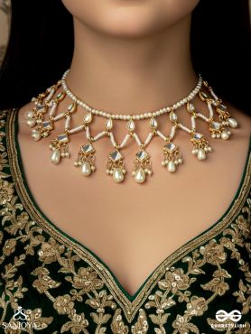 RATNAMANJARI – JEWEL BLOSSOM – PEARL-FLOWER CHOKER NECKLACE WITH PINK ACCENTS & GOLD HANGINGS