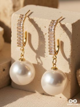 CRYSTAL DRIP – BAGUETTE PEARL DROP EARRINGS
