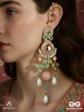 ANURANGI – HARMONY OF COLOURS – KUNDAN EARRINGS WITH GREEN ENAMEL MOTIFS, MIRROR STONES AND PASTEL BEAD DROPS