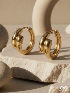 HONEY WRAP – SMOOTH GOLDEN HOOP EARRINGS