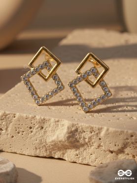 SWEET ANGLE – SQUARE STUD EARRINGS