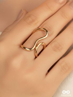SUGAR LOOP – SCULPTED STATEMENT RING
