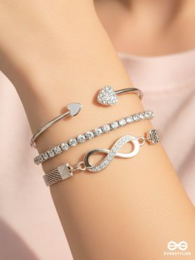 ETERNITY FORM – MODERN SILVER BRACELET SET