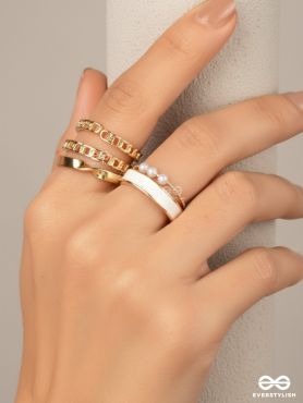 CURVED GLOW – MODERN GOLD RING SET