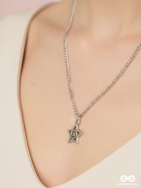 STAR TRACE – EVERYDAY SILVER NECKLACE