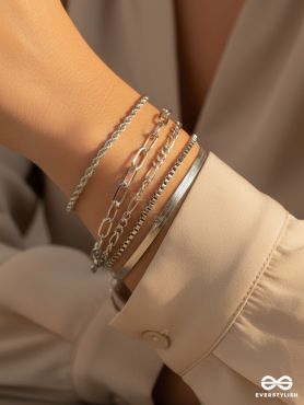 MONO RHYTHM – STACKABLE SILVER BRACELET SET