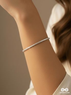 NOVA STRAND – CONTEMPORARY SILVER SNAKE CHAIN BRACELET