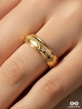 SOFT ETCH – MINIMAL GOLD RING