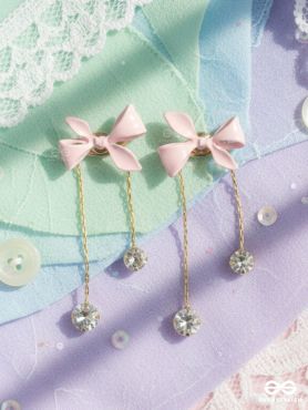 SWEET TIE – BLUSH BOW DANGLE EARRINGS
