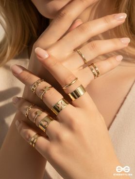 ICON STACK – MODERN STACKED GOLDEN RING SET