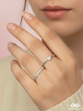 STELLAR GLINT – MINIMAL SILVER RINGS