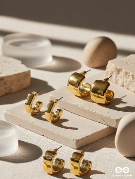 MAIN CHARACTER HOOPS – GLOSSY GOLD EARRINGS SET