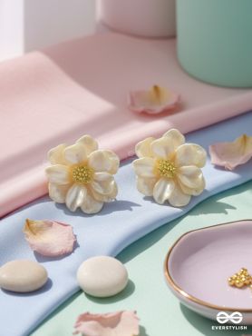 VELORA BLOOM – FLORAL STUD EARRINGS