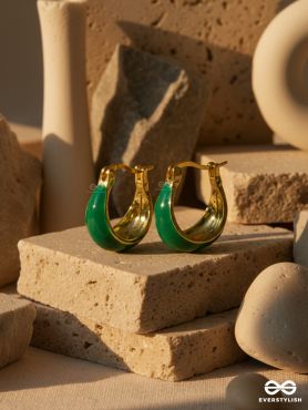 JADE CURVE – GOLD HOOP EARRINGS