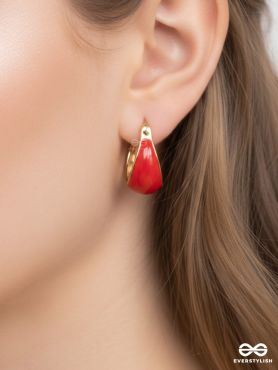 SCARLET SWERVE – GOLDEN HOOP EARRINGS