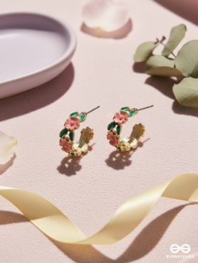 ROSEBUD TWIST – FLORAL HOOP EARRINGS