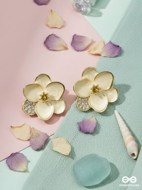 CHANTILLY FLORA – SPARKLE STUD EARRINGS