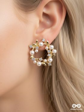 HEIRLOOM WREATH – PEARL CLUSTER HOOPS