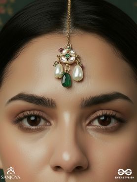 PAVITRIKA – SACRED ADORNMENT – DELICATE MAANGTIKA WITH GEM MEDALLION AND PEARL DROP ACCENTS