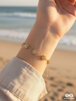 GIORA ITALIA - MARIBEL –  STAINLESS STEEL 18K GOLD PLATED ANTI-TARNISH FLORAL CHARM BRACELET