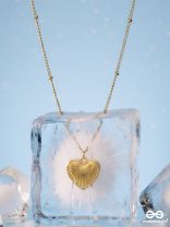 GOLDEN ETCH – STAINLESS STEEL 18K GOLD PLATED ANTI-TARNISH TEXTURED HEART PENDANT NECKLACE