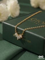 SOLÉN BURST – STAINLESS STEEL 18K GOLD PLATED ANTI-TARNISH MINI FLOWER PENDANT NECKLACE