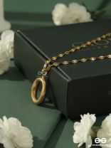 OVALE SIGNET – STAINLESS STEEL 18K GOLD PLATED ANTI-TARNISH OPEN PENDANT NECKLACE