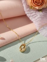 The Glamorous Golden Shell Necklace With Anti-Tarnish Coating