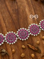 The classy Desire - Perfect Pearl Embellished Statement Choker (Ruby Red)