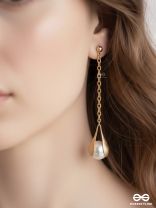 The Hanging Moon- Golden Pearl Earrings