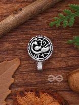 THE MAJESTIC AVIAN - OXIDISED NON-PIERCED NOSERING