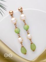 The Minty Marbles- Golden Pearl Earrings