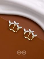 THE FLUTTERBY EFFECT - GOLDEN STUD EARRINGS