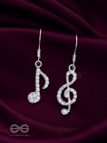 THE MUSICAL NOTES - SILVER SPARKLING EARRINGS