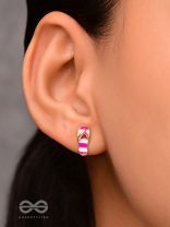 FOOTLOOSE 'N SWIM TUBE - GOLDEN EMBELLISHED STUD EARRINGS