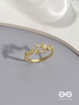 The Snowy Leaves - Cubic Zirconia Golden Ring (Adjustable)