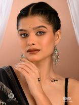 MIRROR FLAIR - VIBRANT OXIDISED EARRING