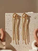 GOLD DRAPE – STATEMENT LINEAR GOLDEN DANGLERS