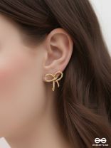 GOLD BOW – MINIMAL BOW STUDS THAT DEFINE EVERYDAY ELEGANCE
