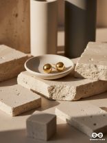 DOTTY – CLASSIC GOLD STUD EARRINGS